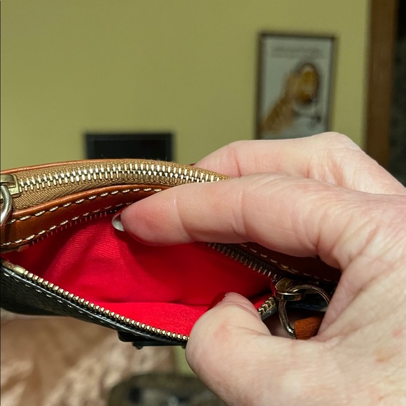 NWOT Dooney & Bourke Navy and Brown Leather Coin Pouch Keychain - Picture 4 of 5